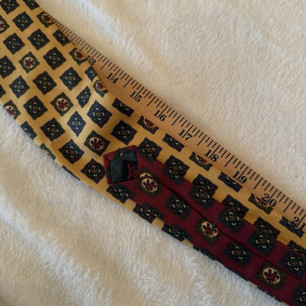 Vintage Tommy Hilfiger Heritage Pattern 100% Italian Silk Yellow Red USA Made
